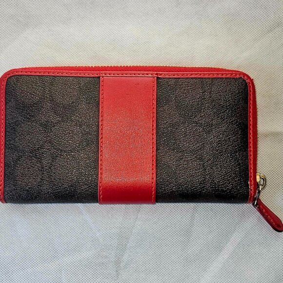 Coach Wallet - - Picture 2 of 4